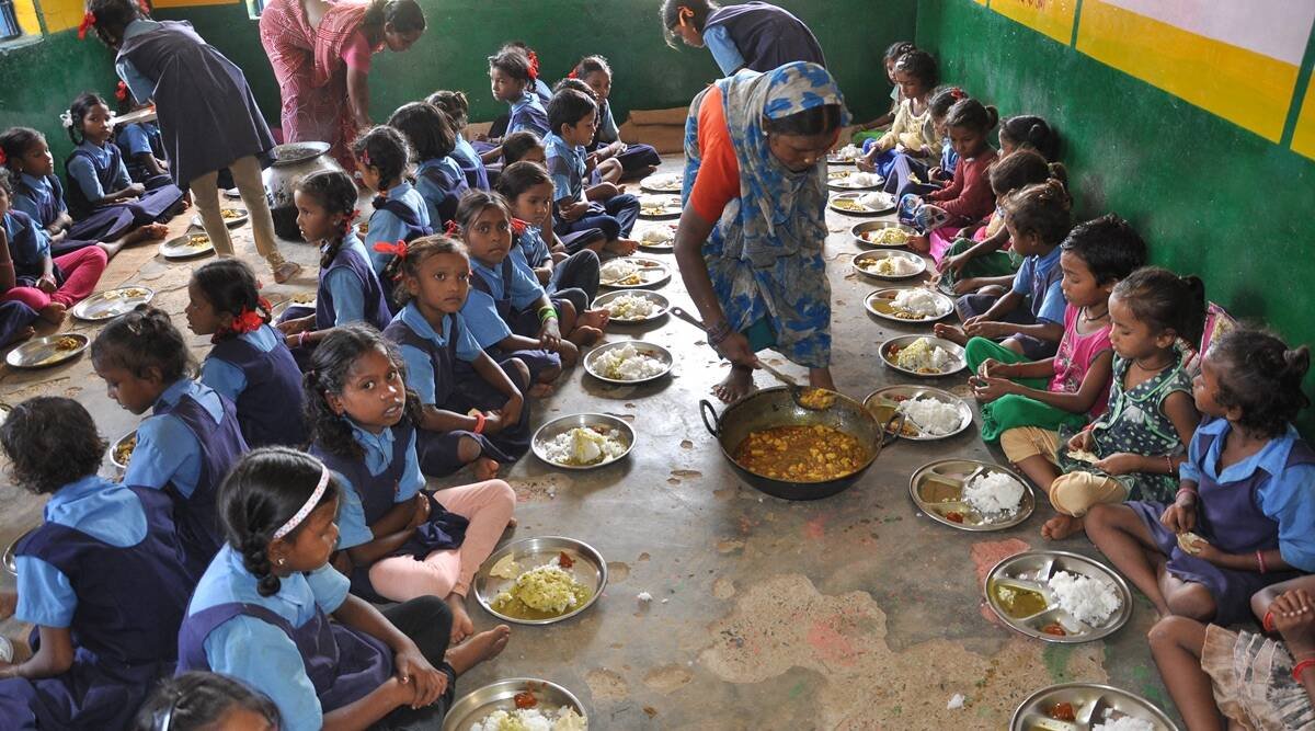मिड-डे मील की रिपोर्टिंग में लापरवाही पर जिला प्रशासन सख्त, बोकारो के 65 शिक्षकों की सैलरी रोकी गई